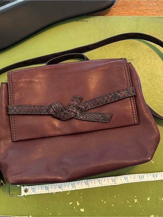 Fossil Handbags - 🍒 Fossil Willow Leather Crossbody Bag Burgundy Snake Skin trim